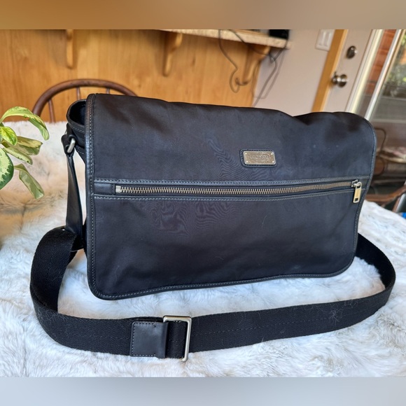 Coach Black Nylon Messenger Bag Computer Bag Adjustable Strap F70355 with COA - Picture 3 of 11